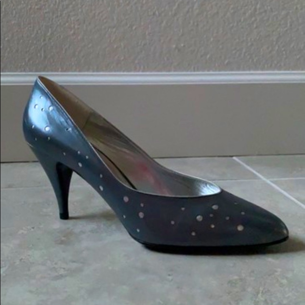 Designer Roberto Nogueron leather pumps